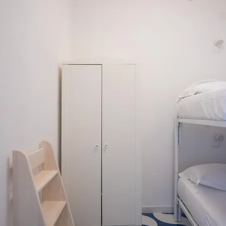 Sterlizia Semesterbostad Capri